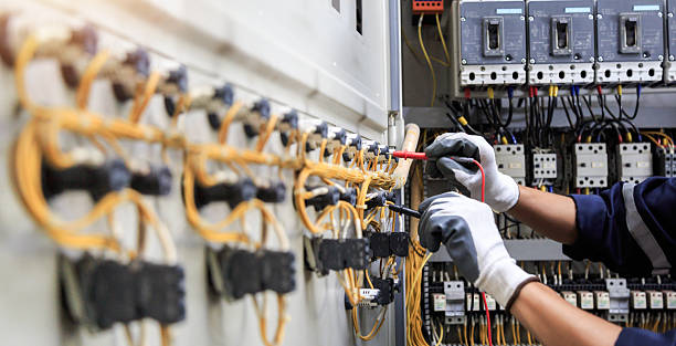 Professional Electrician technician working in Crystal City, MO